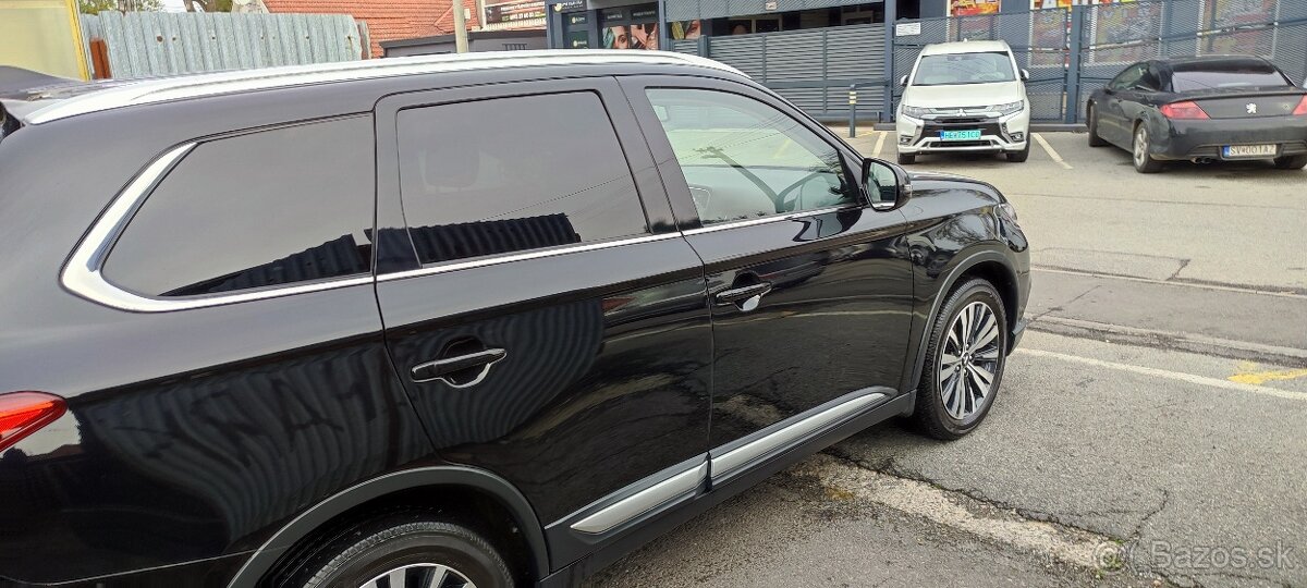 Mitsubishi Outlander - 8