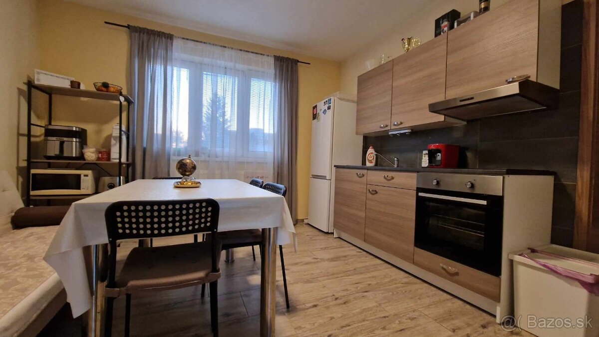 INVESTIČNÁ PRÍLEŽITOSŤ - Rodinný dom s 5 bytovými jednotkami - 8