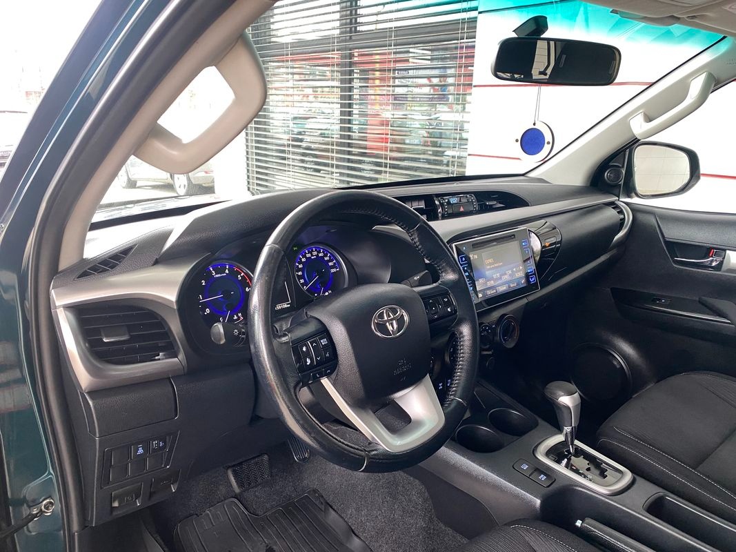 Toyota Hilux DoubleCab 2.4 D-4D A/T 4x4 - 8