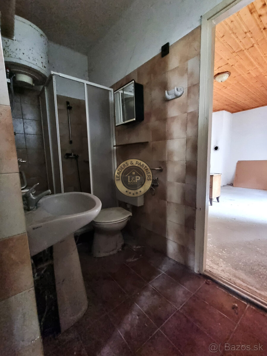 PREDAJ rodinný dom Ásvanyráró - 8