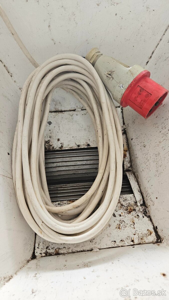 predám elektrický mlynček na hrozno - 8