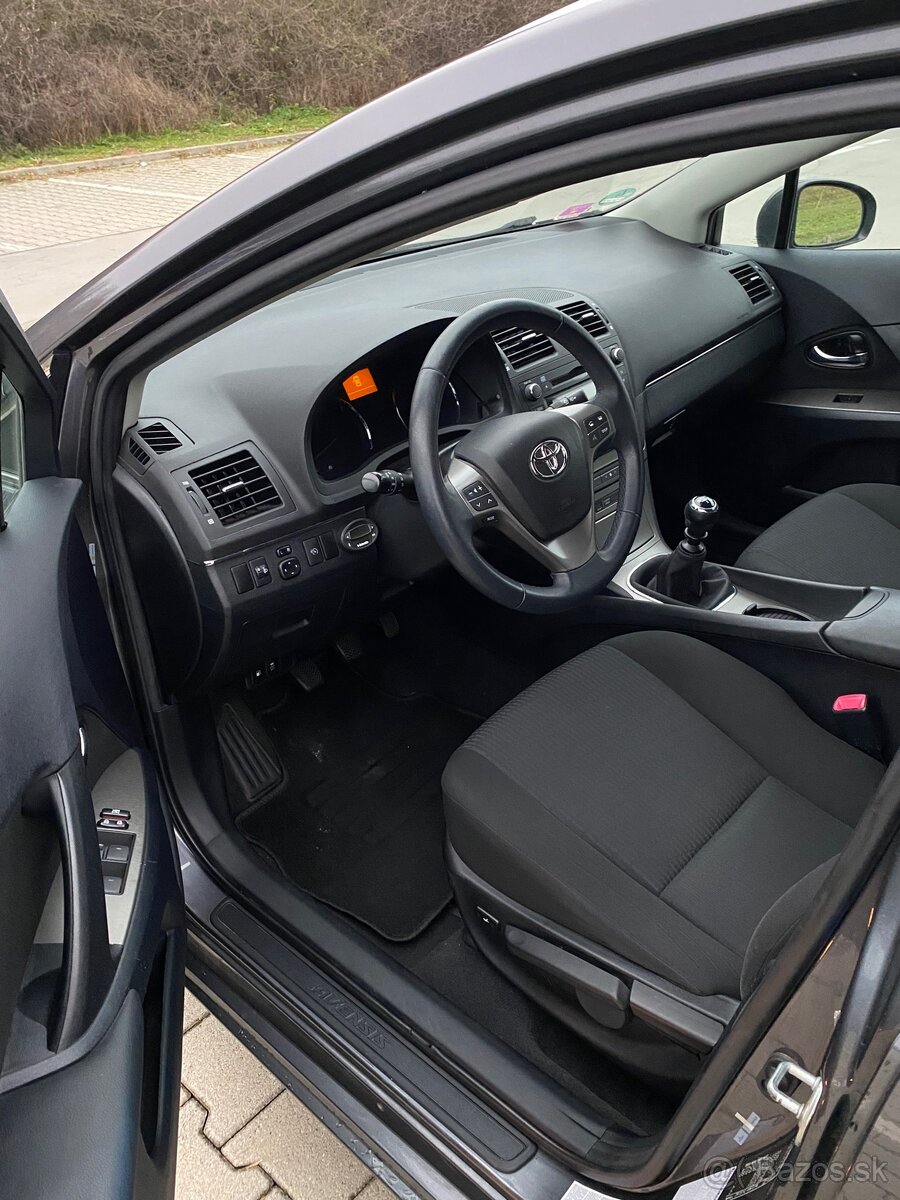 Toyota Avensis 1.8 benzin Sol - 8