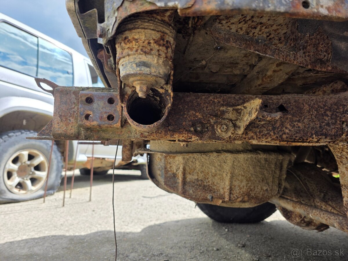 Mitsubishi Pajero 2,5td anglicke - 8
