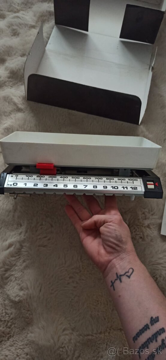 Starožitnosti -vazy,knihy, fotoaparát - 8