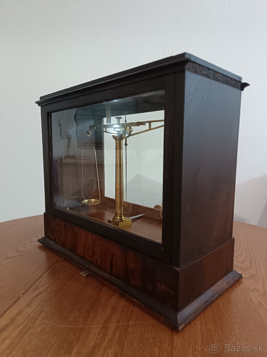 Lekarnicke, laboratorne vahy - 8