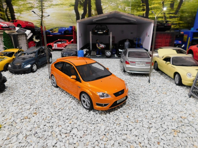 model auta Ford Focus ST Mk2 Otto mobile 1:18 - 8