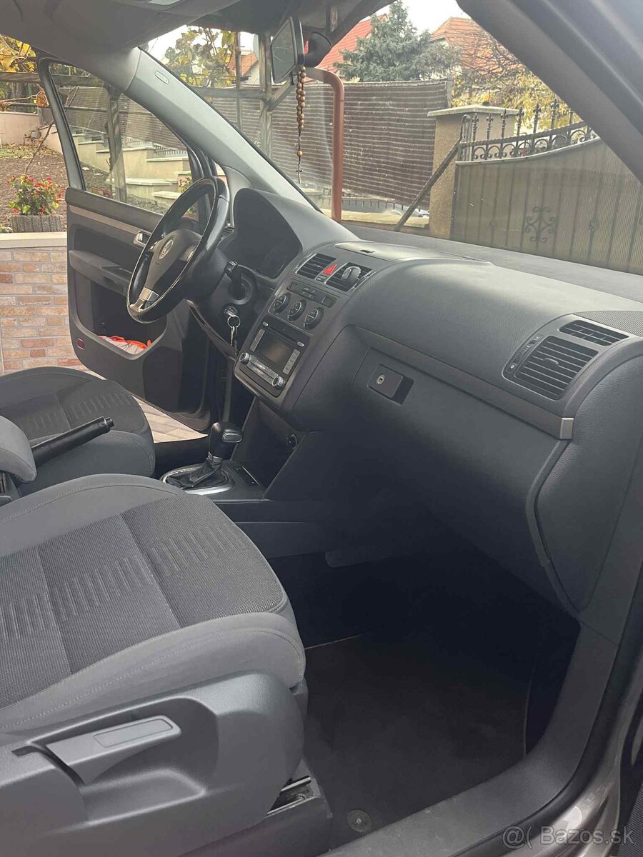 VW TOURAN 2.0 TDI - 8