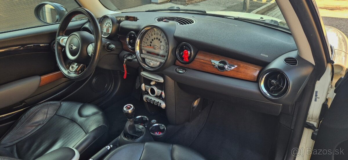 Mini Cooper S 1.6i - 127 kW - 8