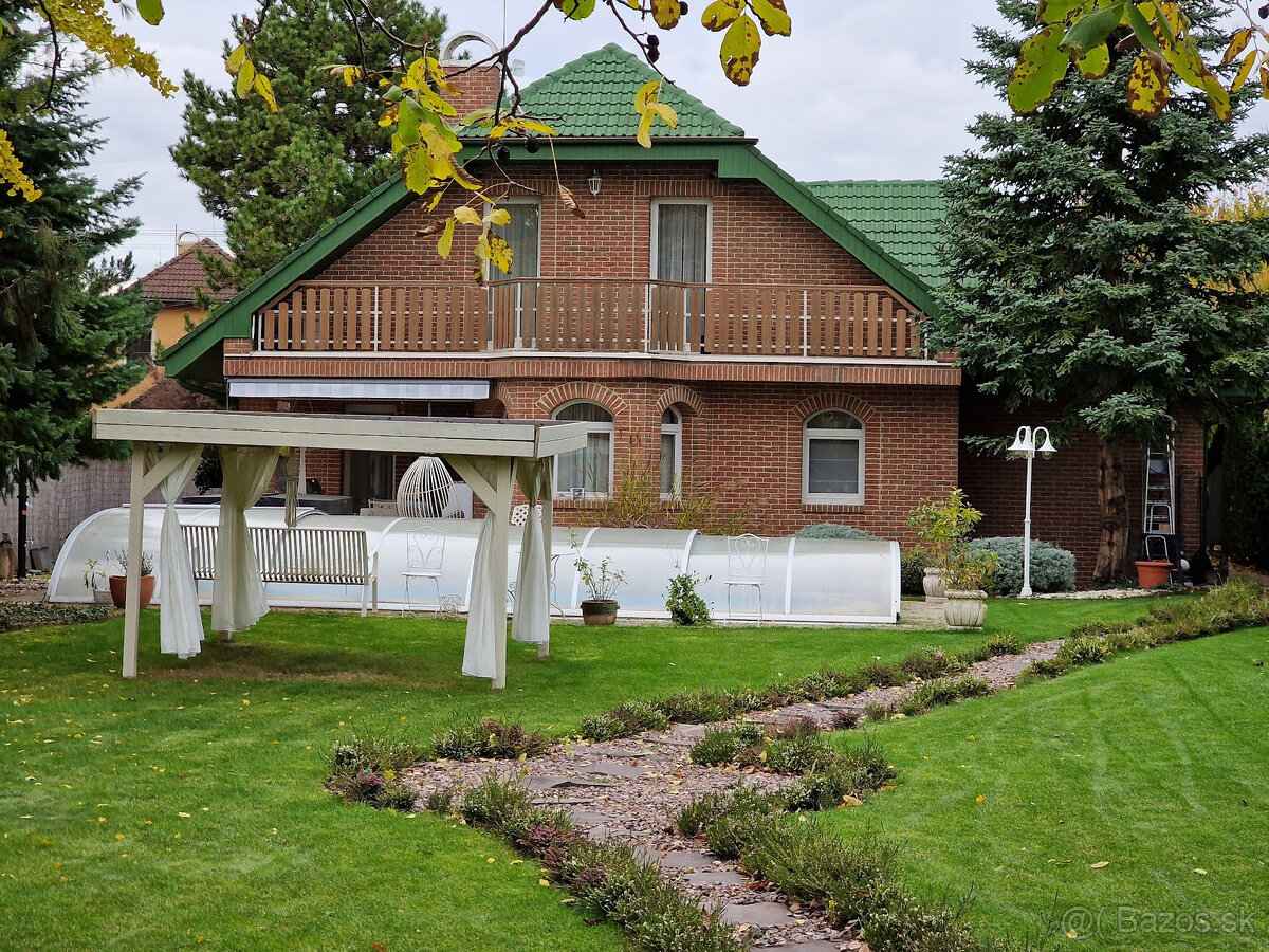 Nadštandardný 7 izb. rodinný dom Zálesie - 8