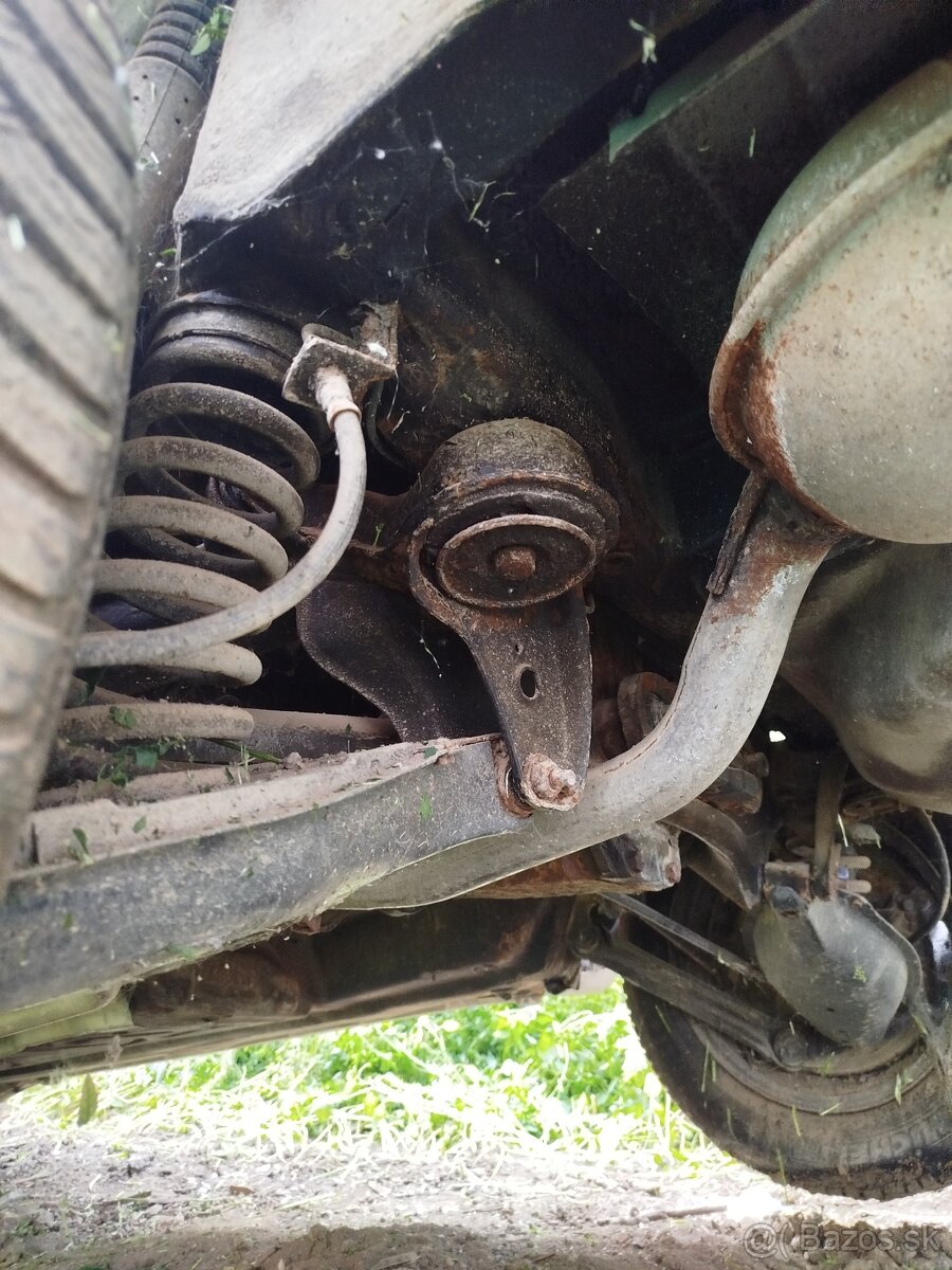 Mercedes w 124 250D - 8