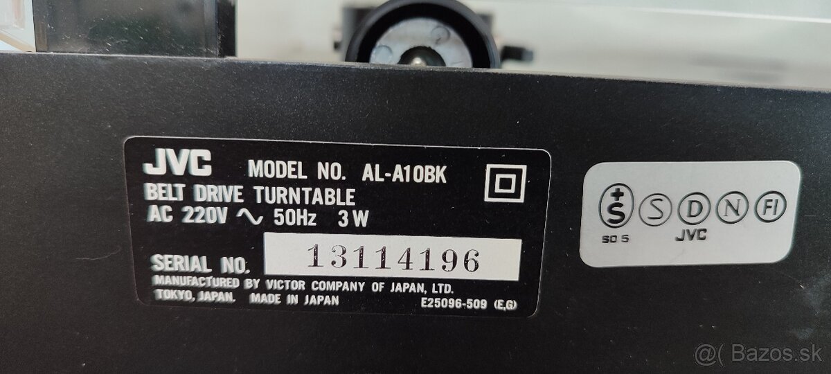 Gramofón JVC - 8