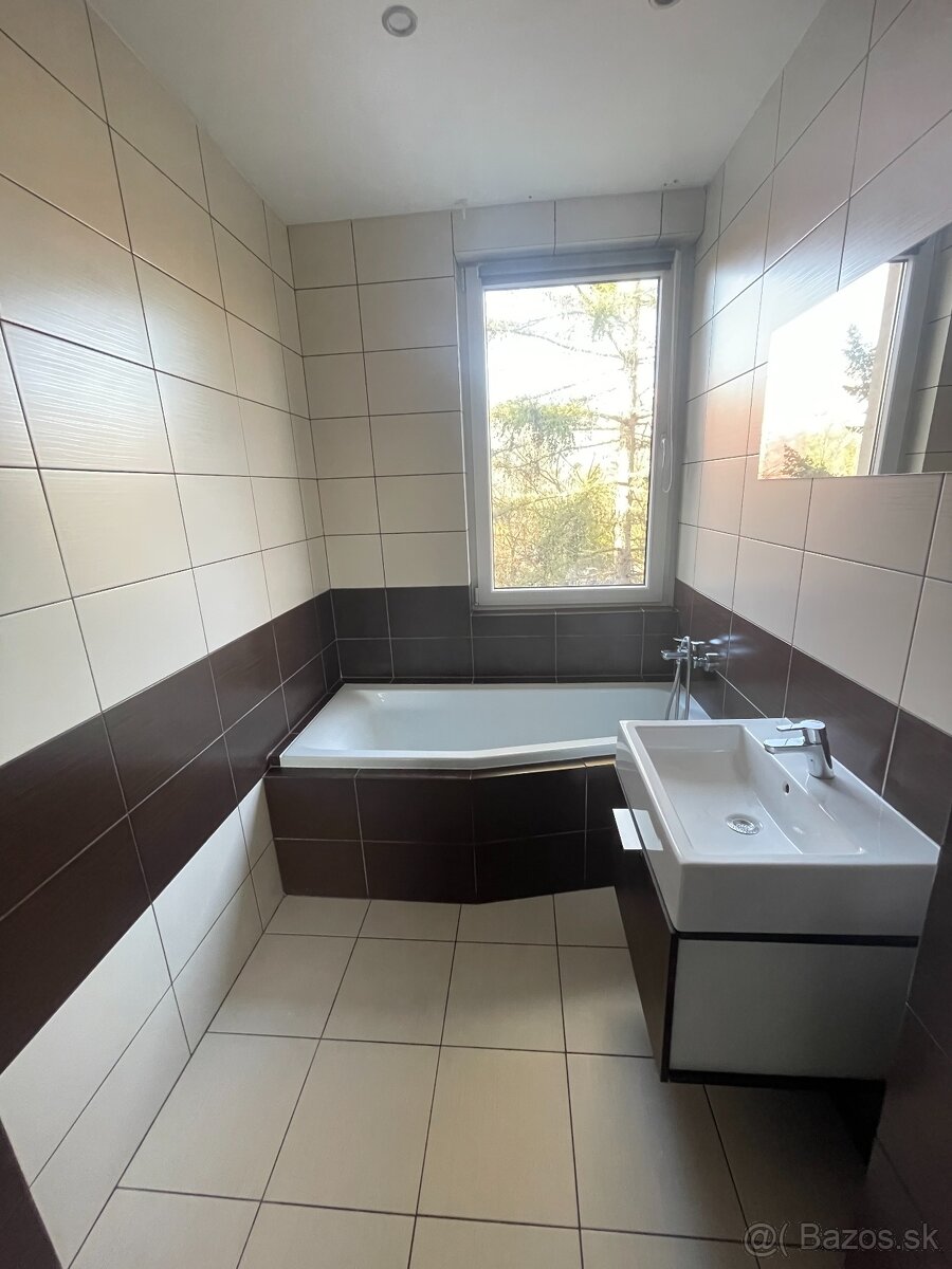 Prenájom 2 izbového novo zrekonštruovaného bytu - 8