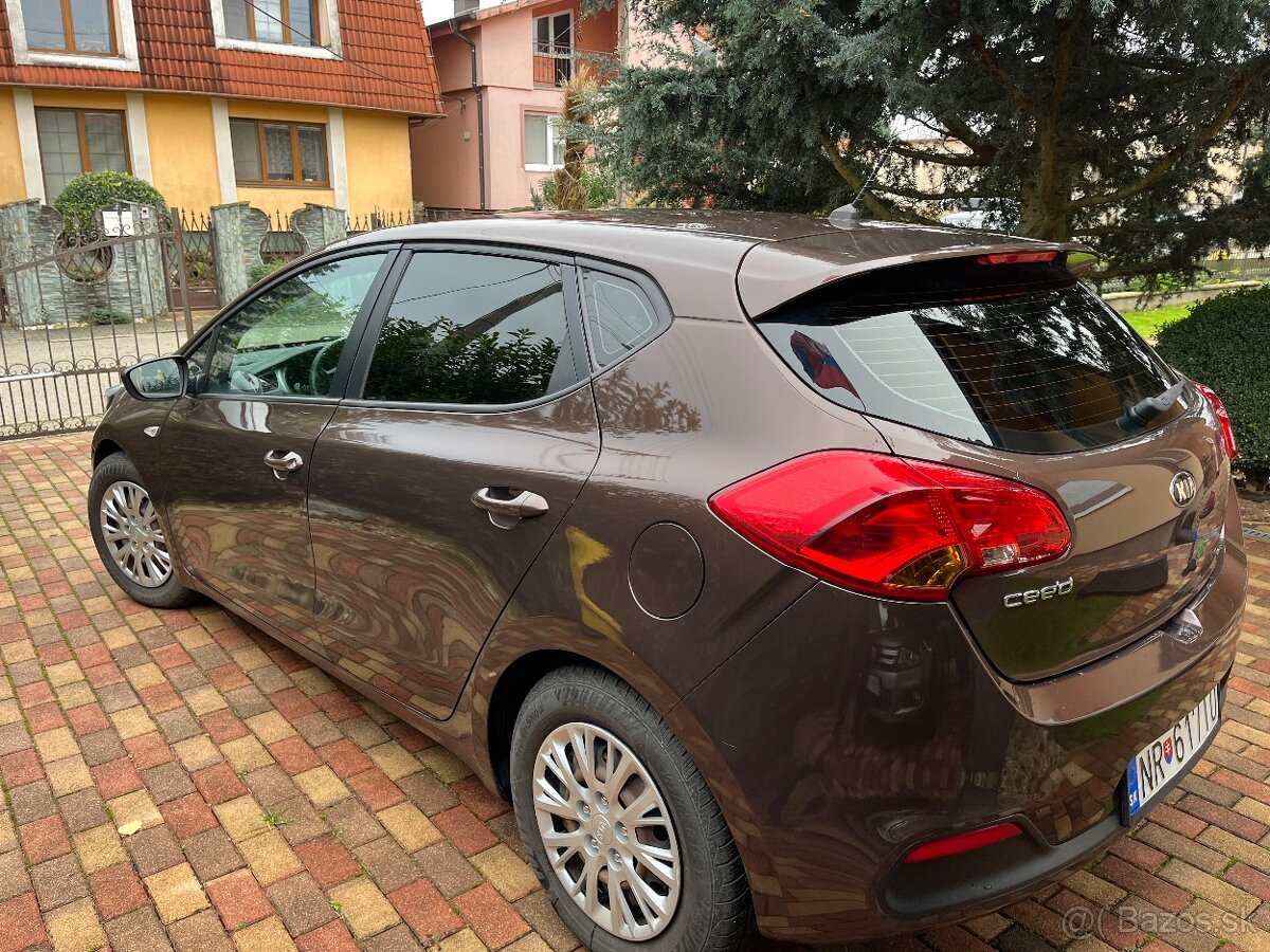 KIA Ceed 1.4 benzín - 8