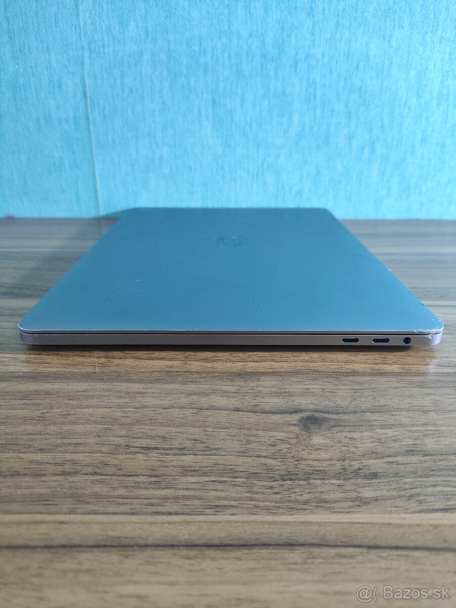 Apple MacBook Pro 13" Touch Bar | i5 • 8GB RAM • 256GB SSD - 8