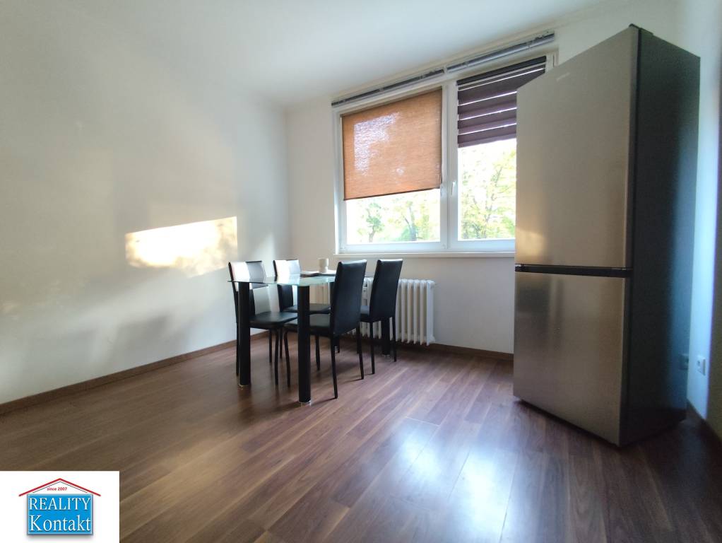 Na prenájom 1-izbový byt v Nových Zámkoch - 8