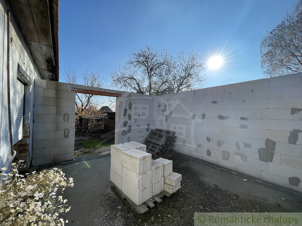 Rodinný dom na polosamote v obci Rastislavice– pokoj, tich - 8