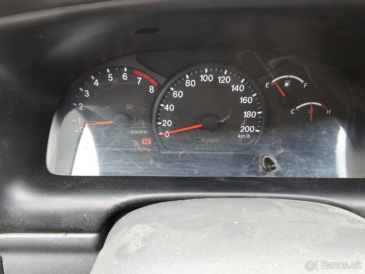 Suzuki Grand Vitara 2.0i - 8