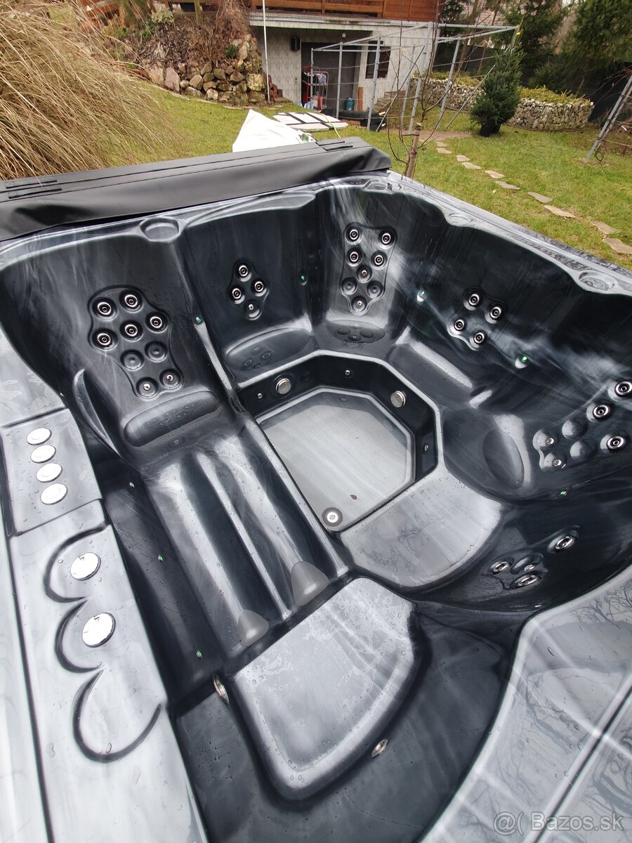 Hranatá akrylátová vírivka ECO - 8