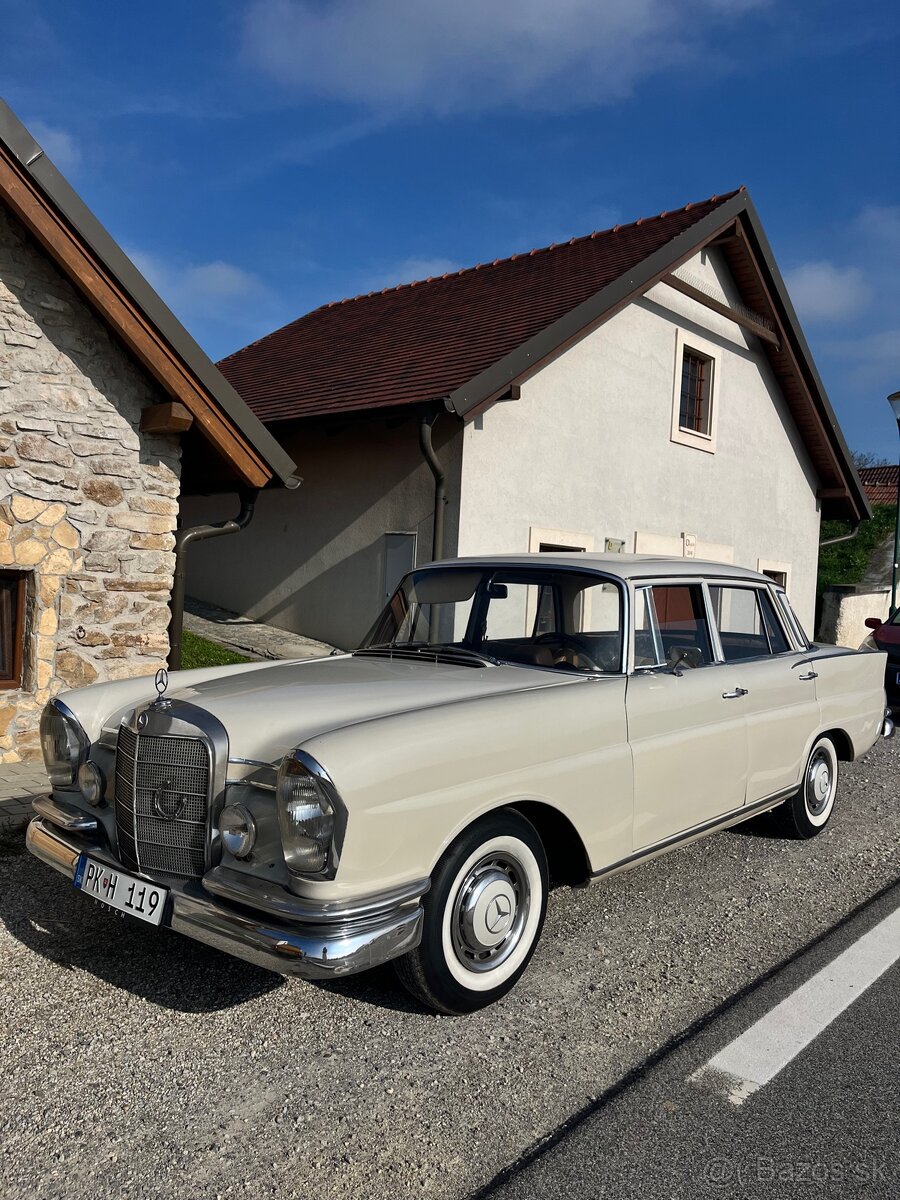 Mercedes-Benz 230S W111 Heckflosse - 8