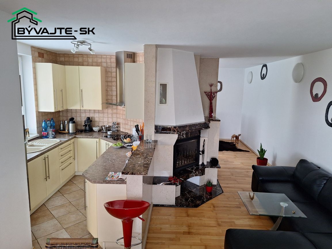 Rekreačný dom s celoročným užívaním s množstvom benefitov v - 8