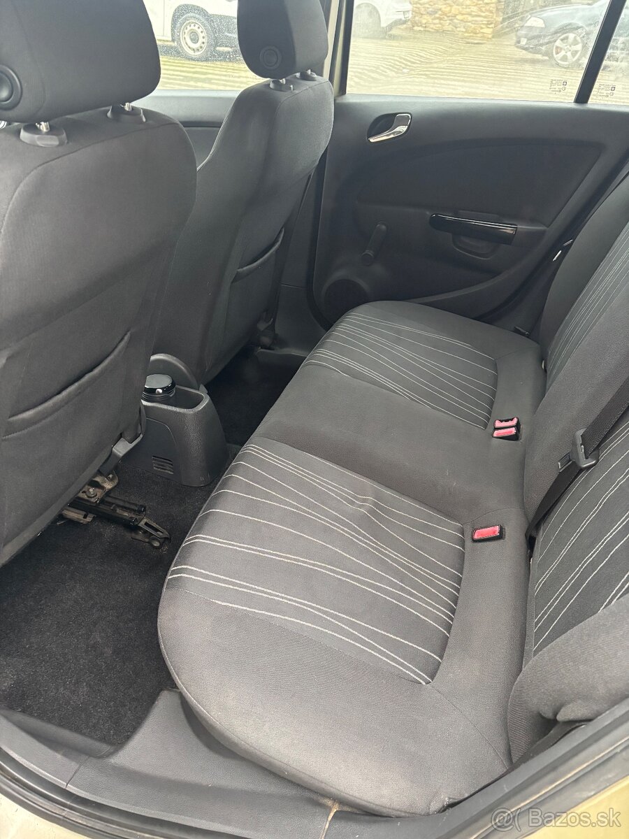 Predam Opel Corsa - 8