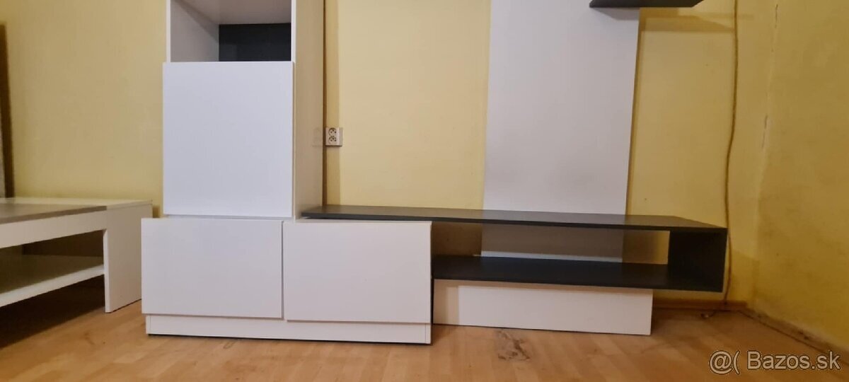 Predám obývaciu stenu biela lesklá - 8