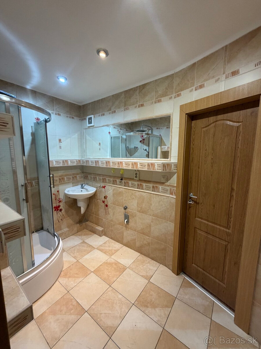 Prenájom 4-izbový byt v Handlovej - 8
