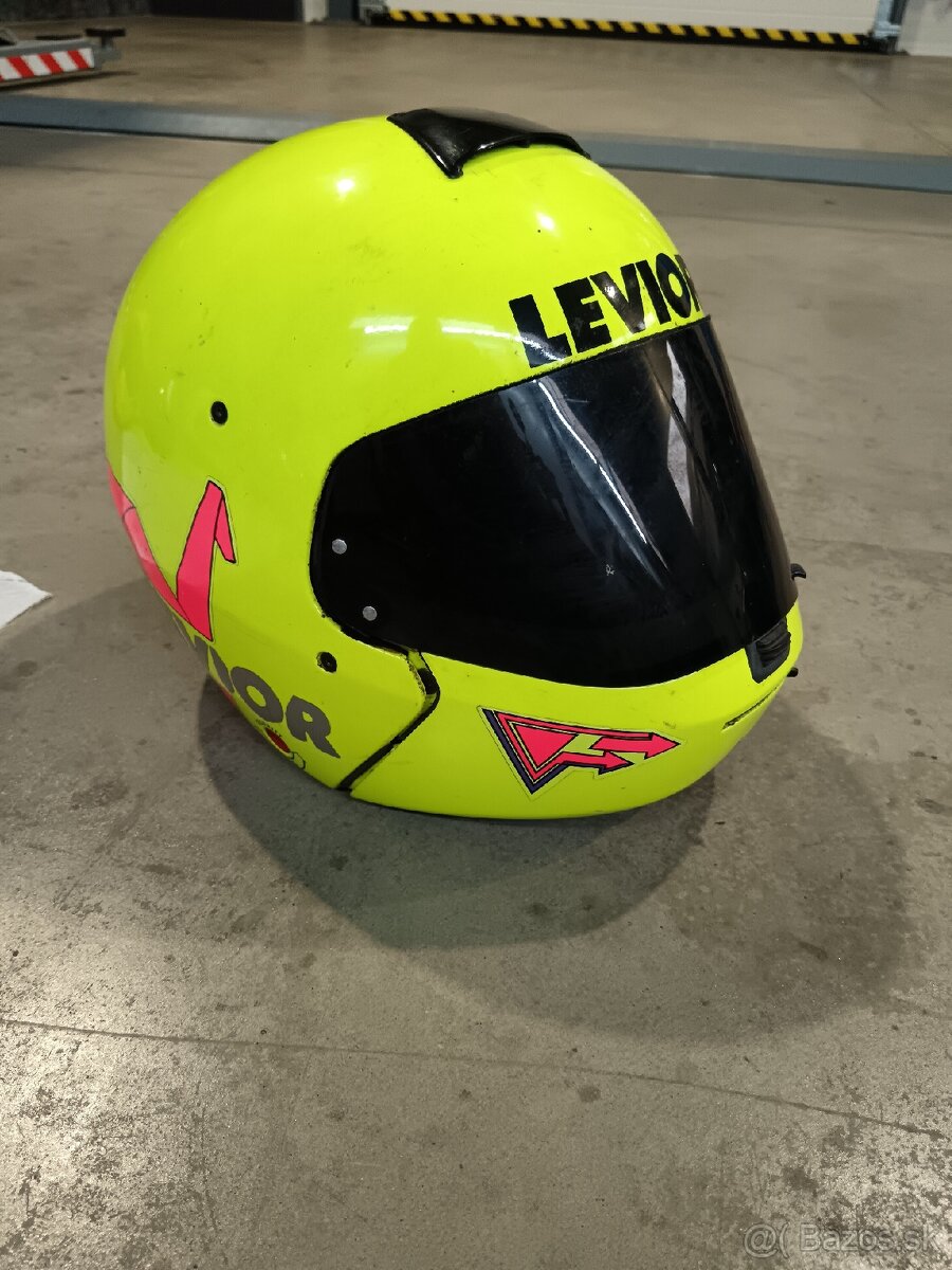 Prilba na predaj - 8