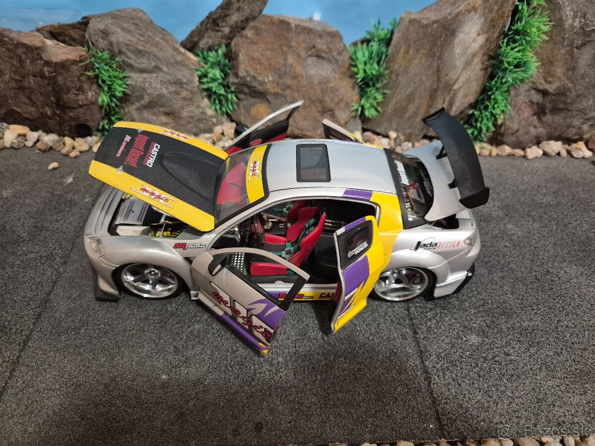 Prodám model 1:18 Mazda RX8 - 8