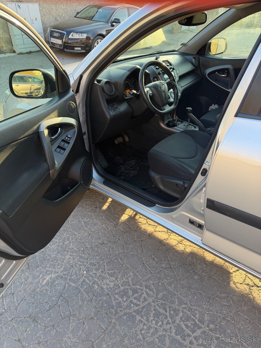 Toyota Rav4 - 8