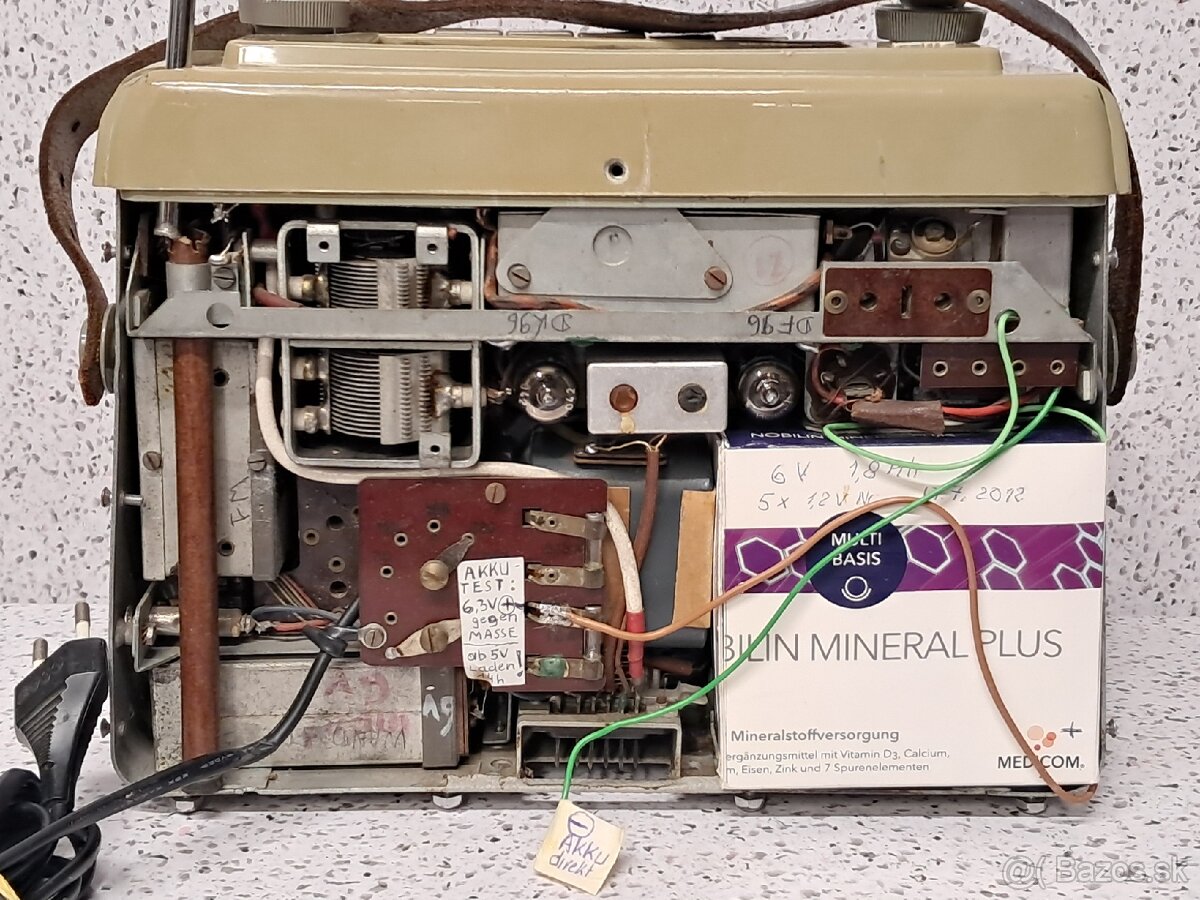 Trifels Akkord-Radio 》Hybridné prenosné batériove auto-rádio - 8