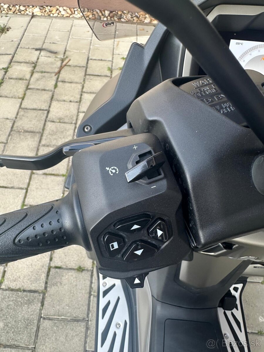 Piaggio MP3 530 HPE - 8