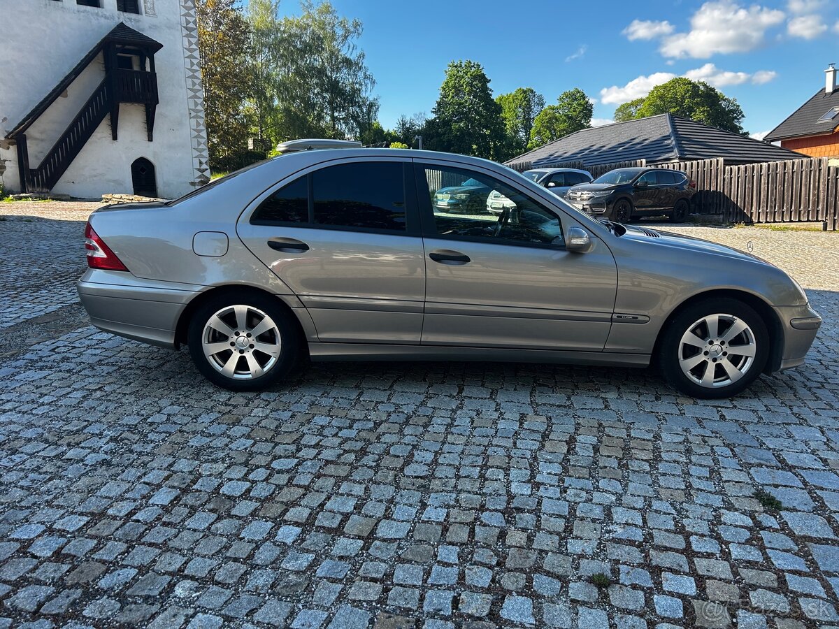Mercedes-Benz C 220 CDI - 8