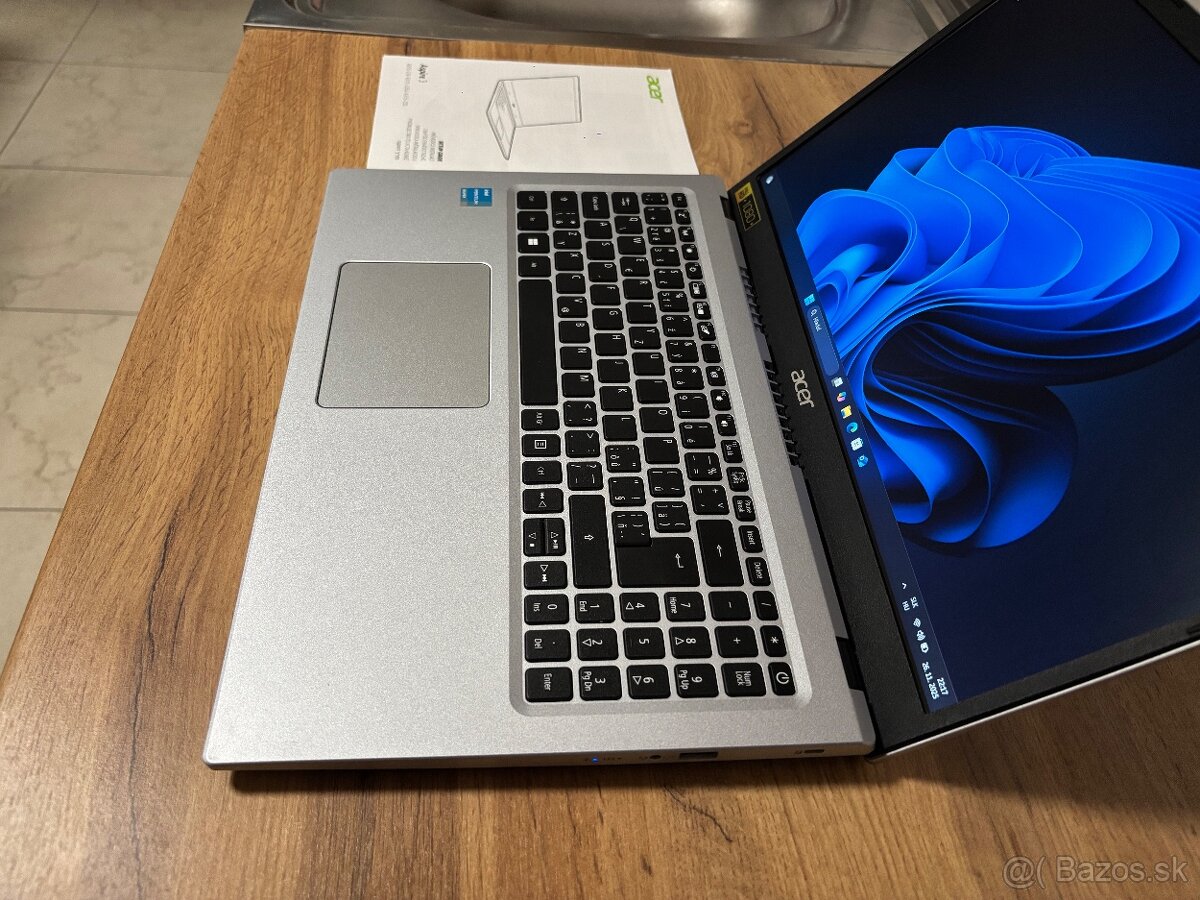 /15.6"/Acer/Notebook/4GB RAM DDR5/128GB NVMe SSD/Intel HD2G - 8