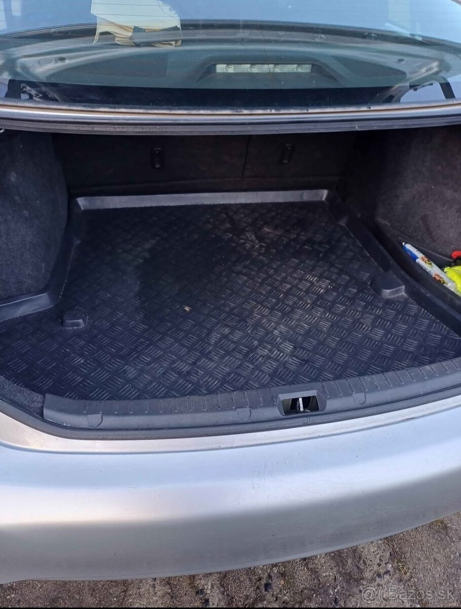 Toyota corolla 1.6i 2008 - 8