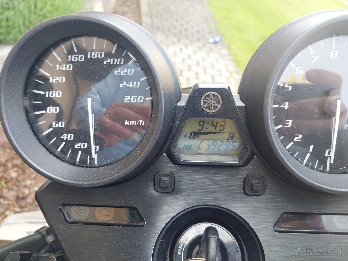 YAMAHA XJR 1300 - 8