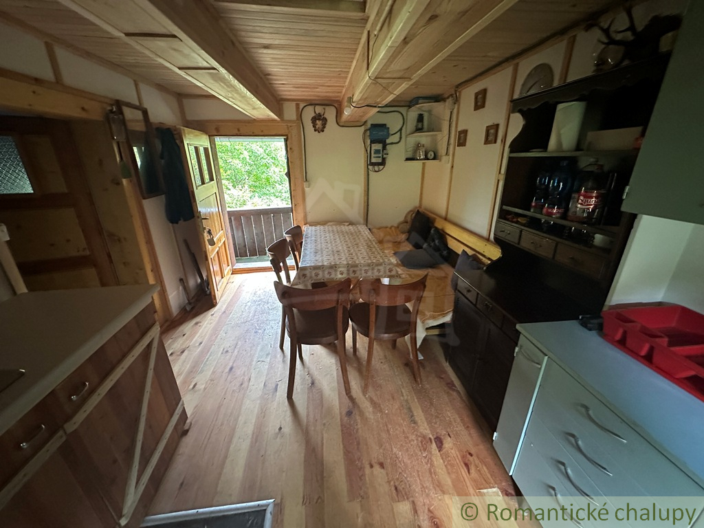 Drevenička na polosamote Klenovec - 8