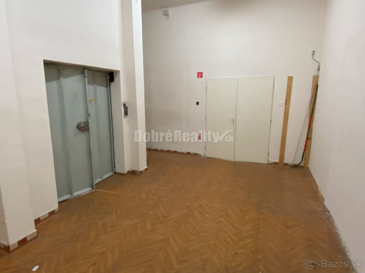 Na predaj veľká komerčná budova v centre Rimavskej Soboty - 8