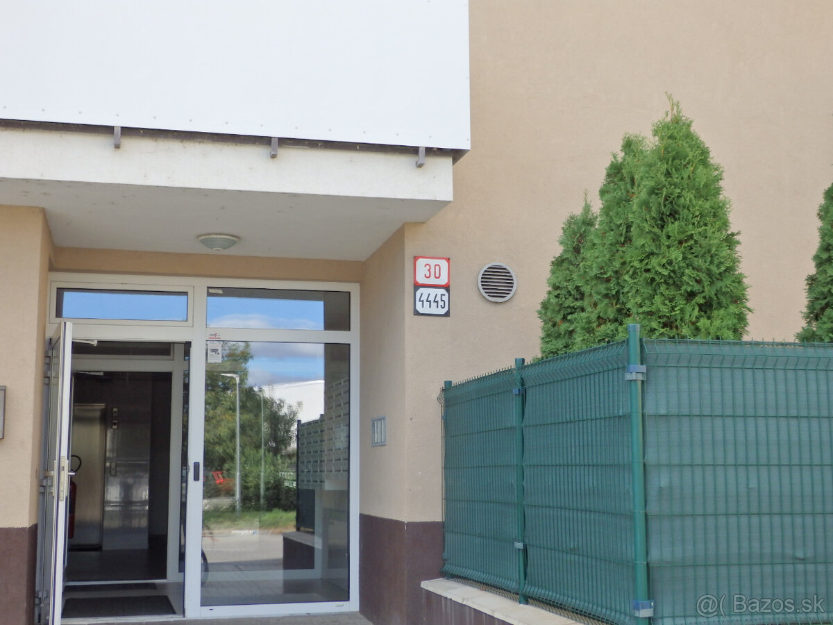 Kúpa-2 izbový byt Meander Sereď - 8