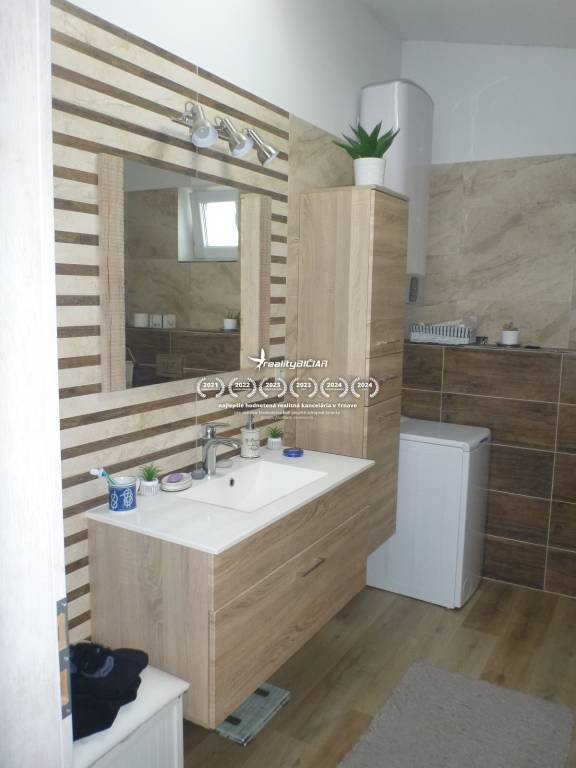 Na prenájom krásny byt v podkroví 2km od Senca a 17km od Bra - 8