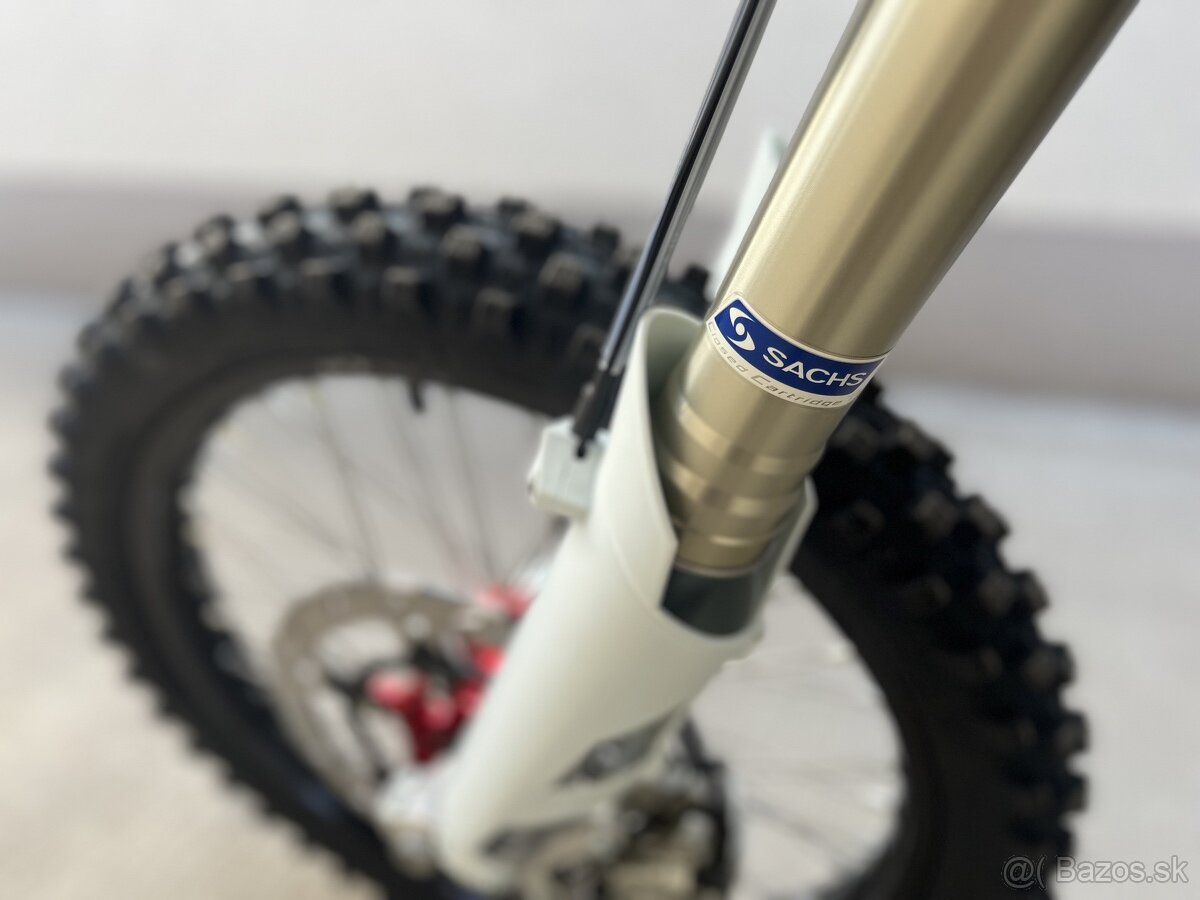 AJP PR7 650 Adventure NOVÁ - 8