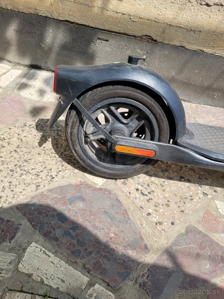 Elektrická kolobežka Ninebot - 8