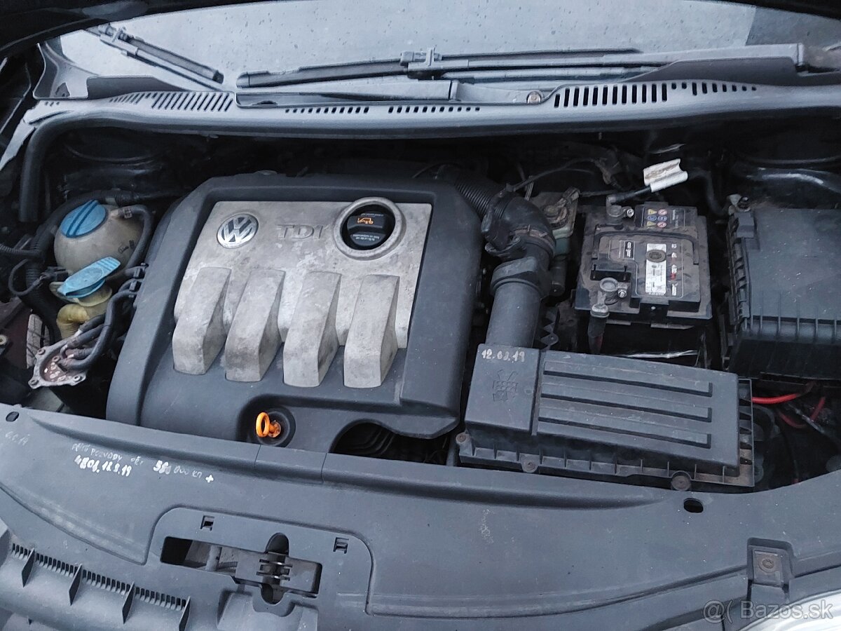 predám volkswagen turan - 8