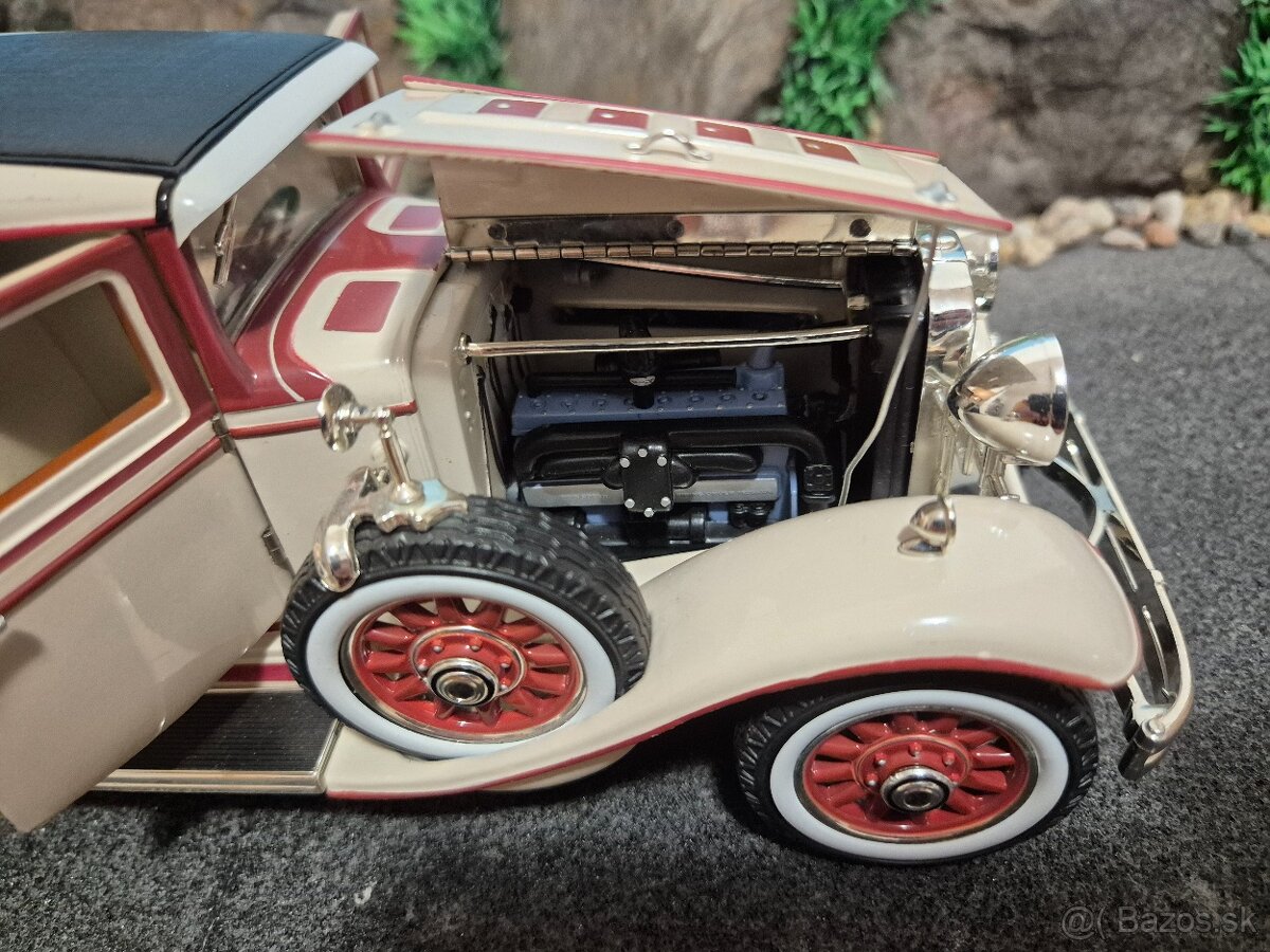 Prodám model 1:18 Peerless 1931 - 8