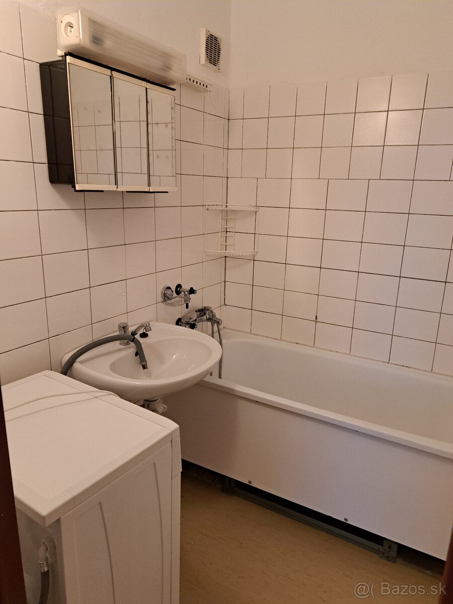 1-izb. byt s balkonom Sliač - 8