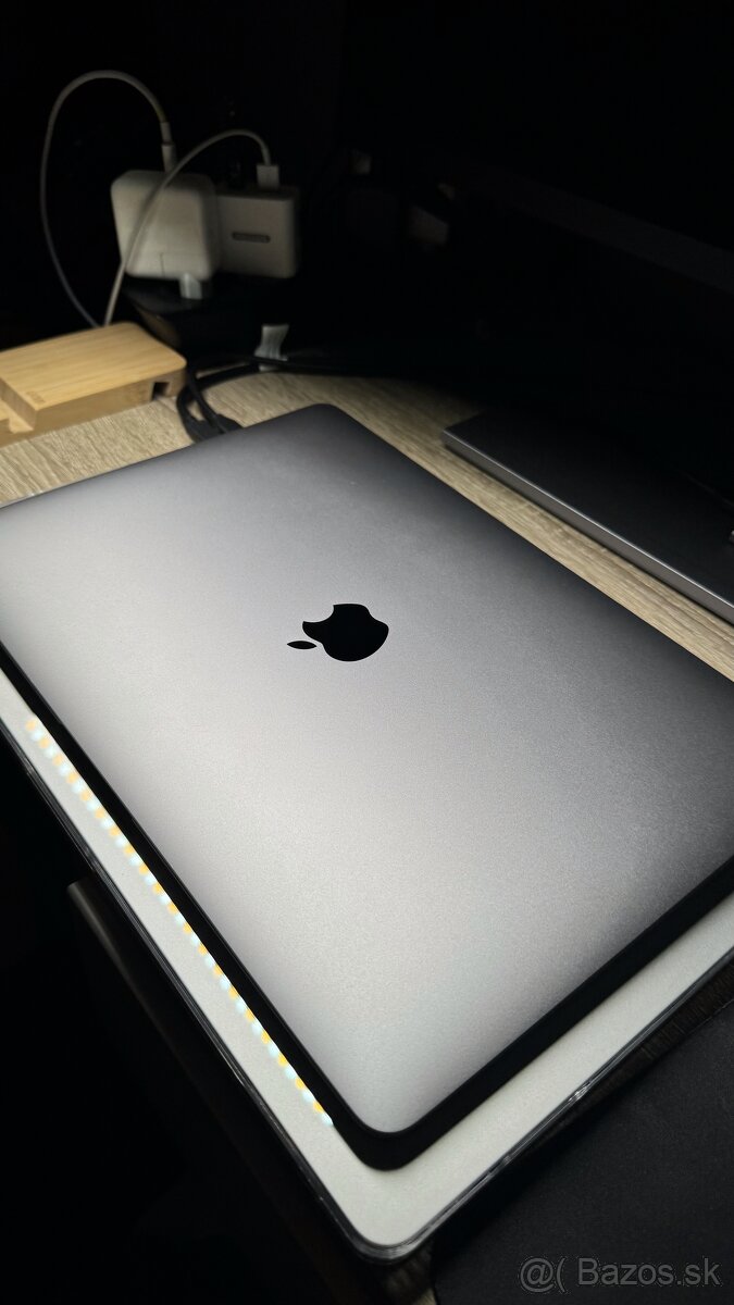 MacBook Air 13 M1 2020 Výborný stav - 8