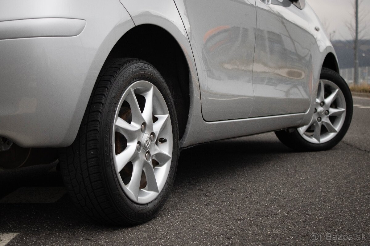 Toyota Yaris 1.3 74kw - 8