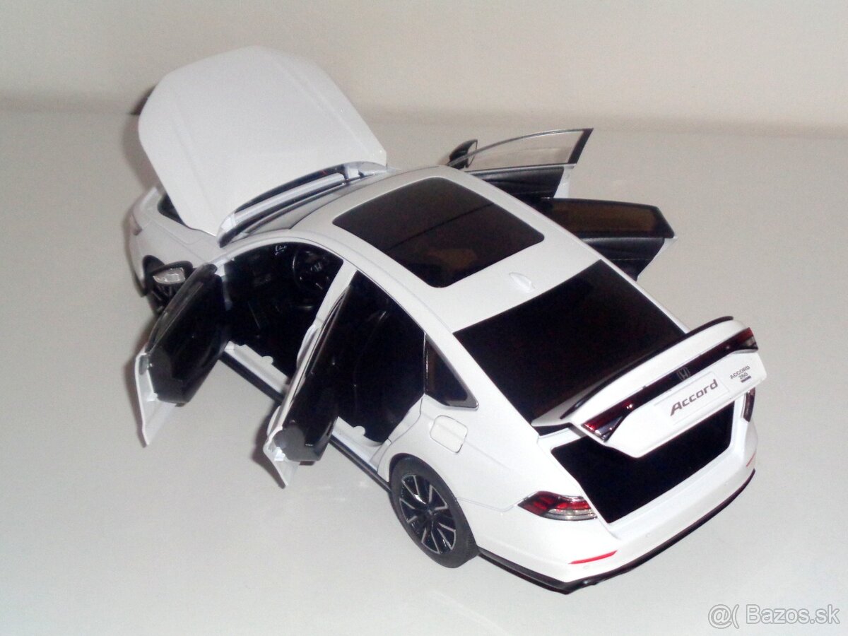 1:18 Honda Accord - 8