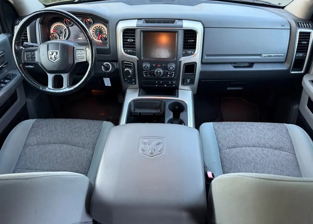 Dodge RAM 1500 5.7 V8 HEMI--2017--4x4--crew cab--133.000km - 8