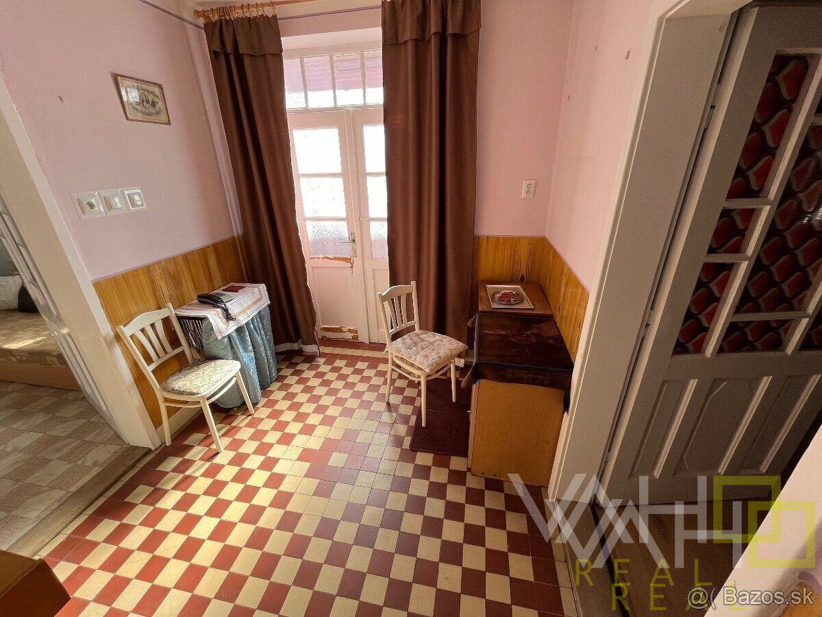 Veľký pozemok až 1699m2, samostatne stojaci RD, všetky IS, H - 8